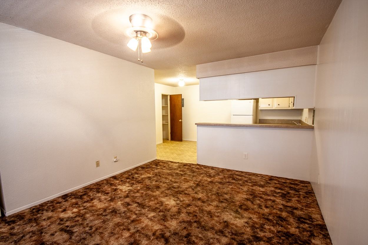 1928 W 21st St #24 - Photo 5 of 12