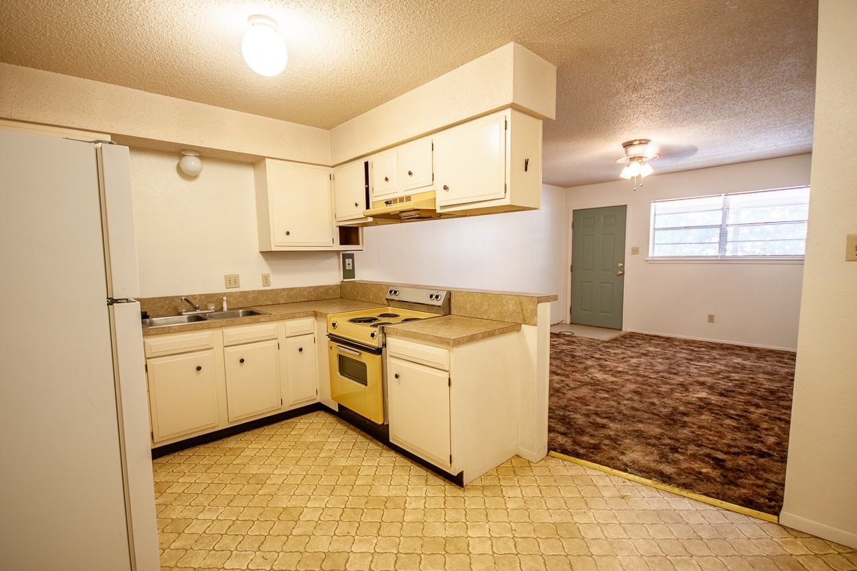 1928 W 21st St #24 - Photo 6 of 12