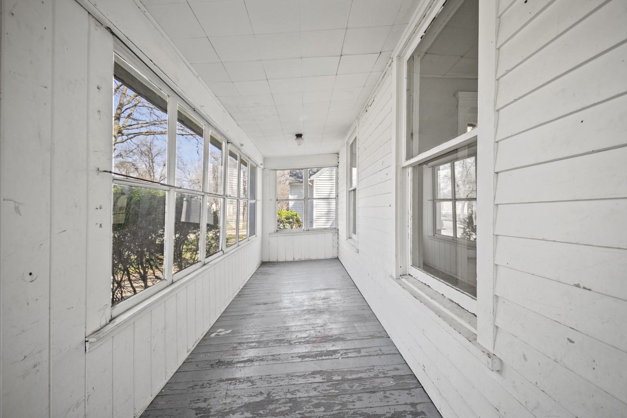 355 E Academy St #NA - Photo 2 of 18