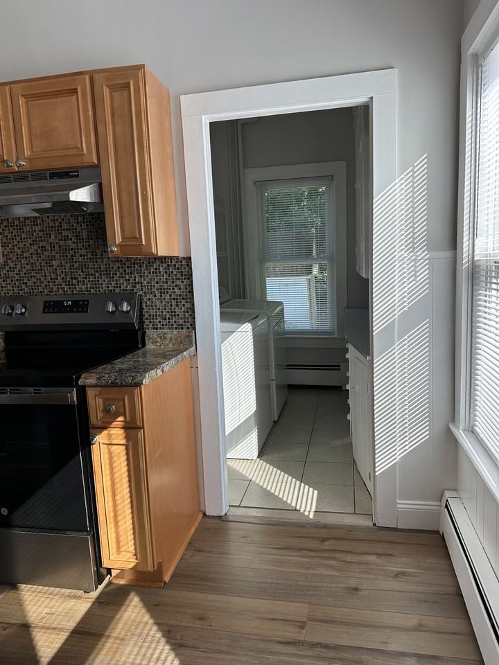 72 Washington St #1 - Photo 3 of 50