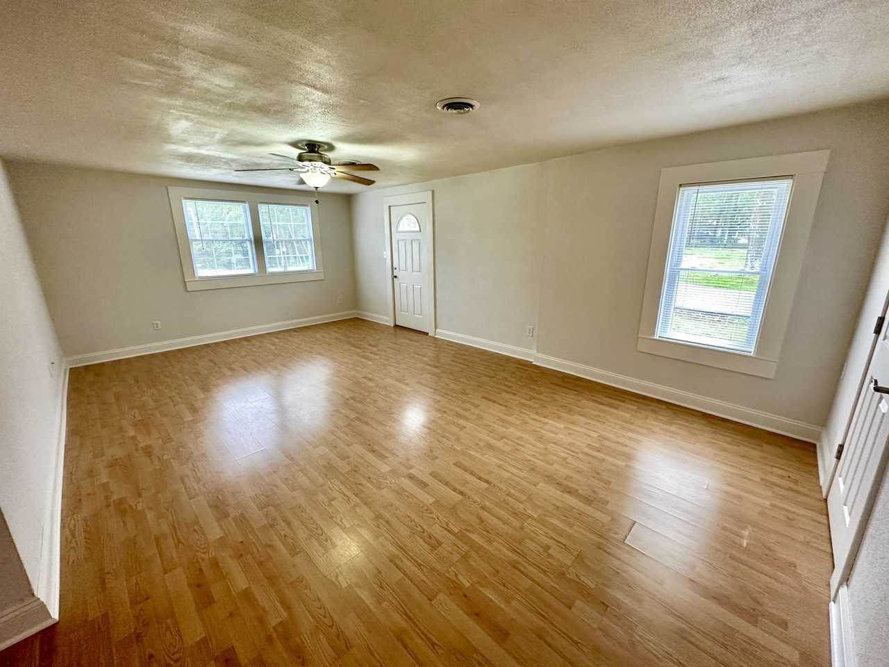 121 Anna St #NA - Photo 2 of 12