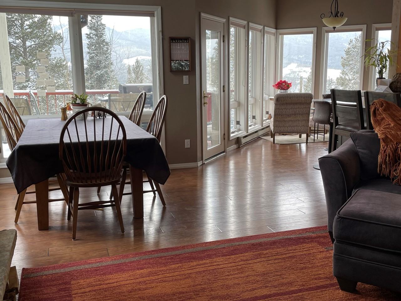 1256 Forest Hills Dr #NA - Photo 2 of 33