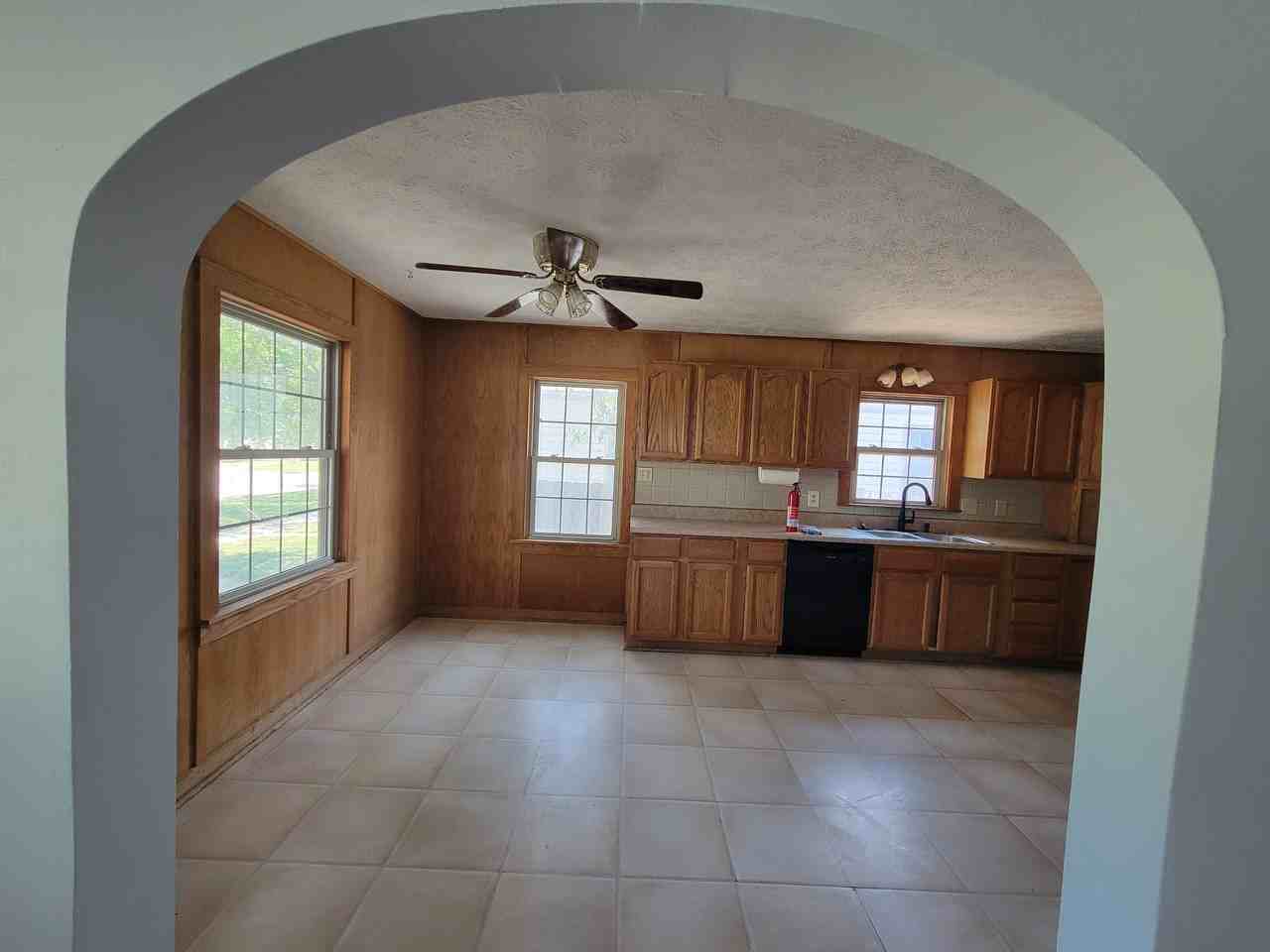 805 W Marlin St #NA - Photo 3 of 12