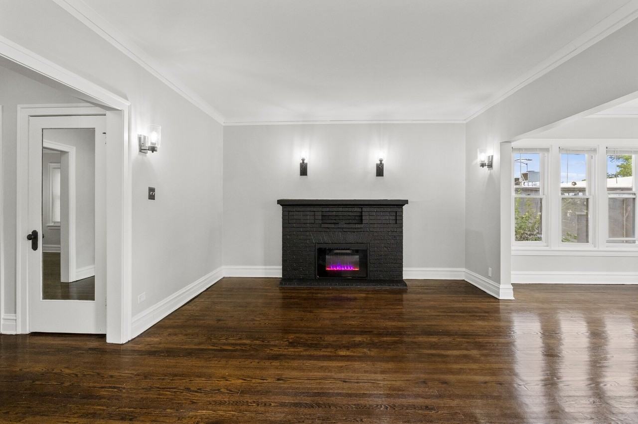 1134 N Harlem Ave #1 - Photo 3 of 16