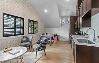 4622 Ne 10th Ave - Photo 1 of 1