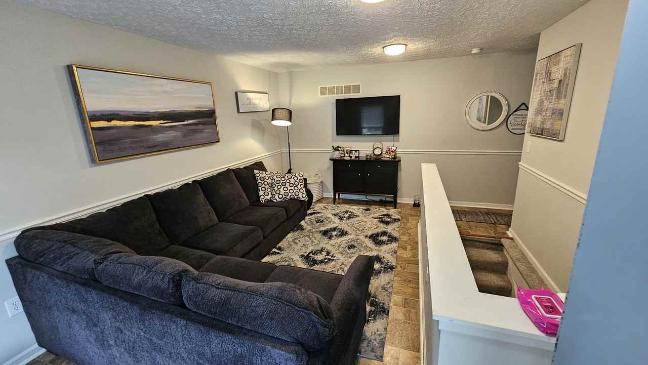 3960 Forest Edge Dr #NA - Photo 3 of 19