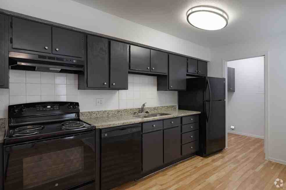 Ashford Court Apartments 12777 Ashford Point Dr, Houston, TX 77082