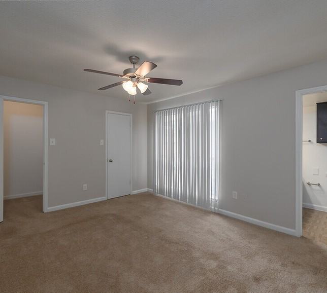 Ashford Court Apartments - Photo 3 of 8