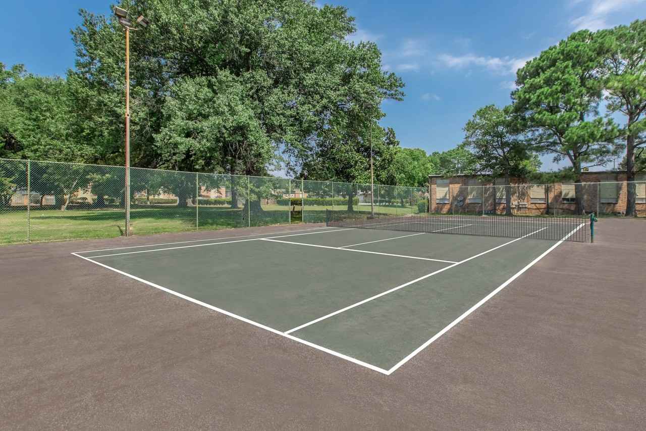 University Gardens Manor - Photo 3 of 50