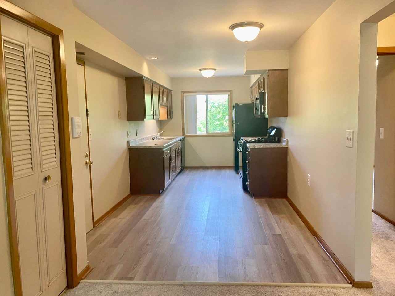 1970 Burton St Se - Photo 3 of 14