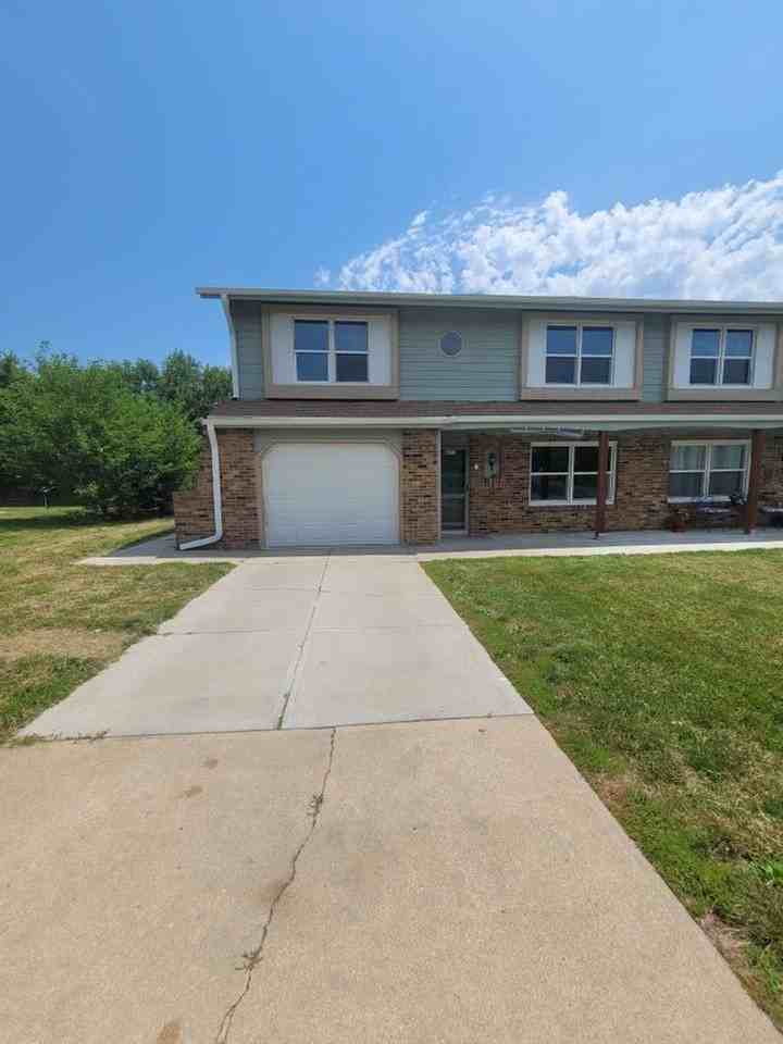6607 N 65th St - Photo 2 of 9