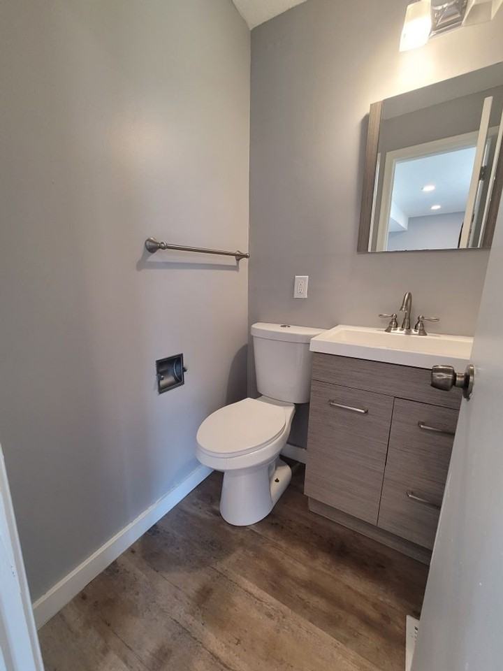 6607 N 65th St - Photo 5 of 9