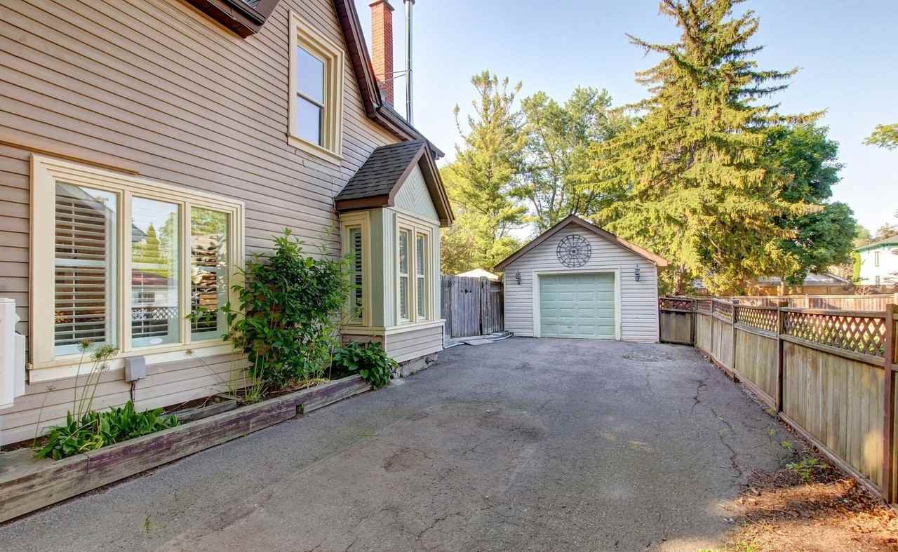 34 Isabella Street - Photo 2 of 40