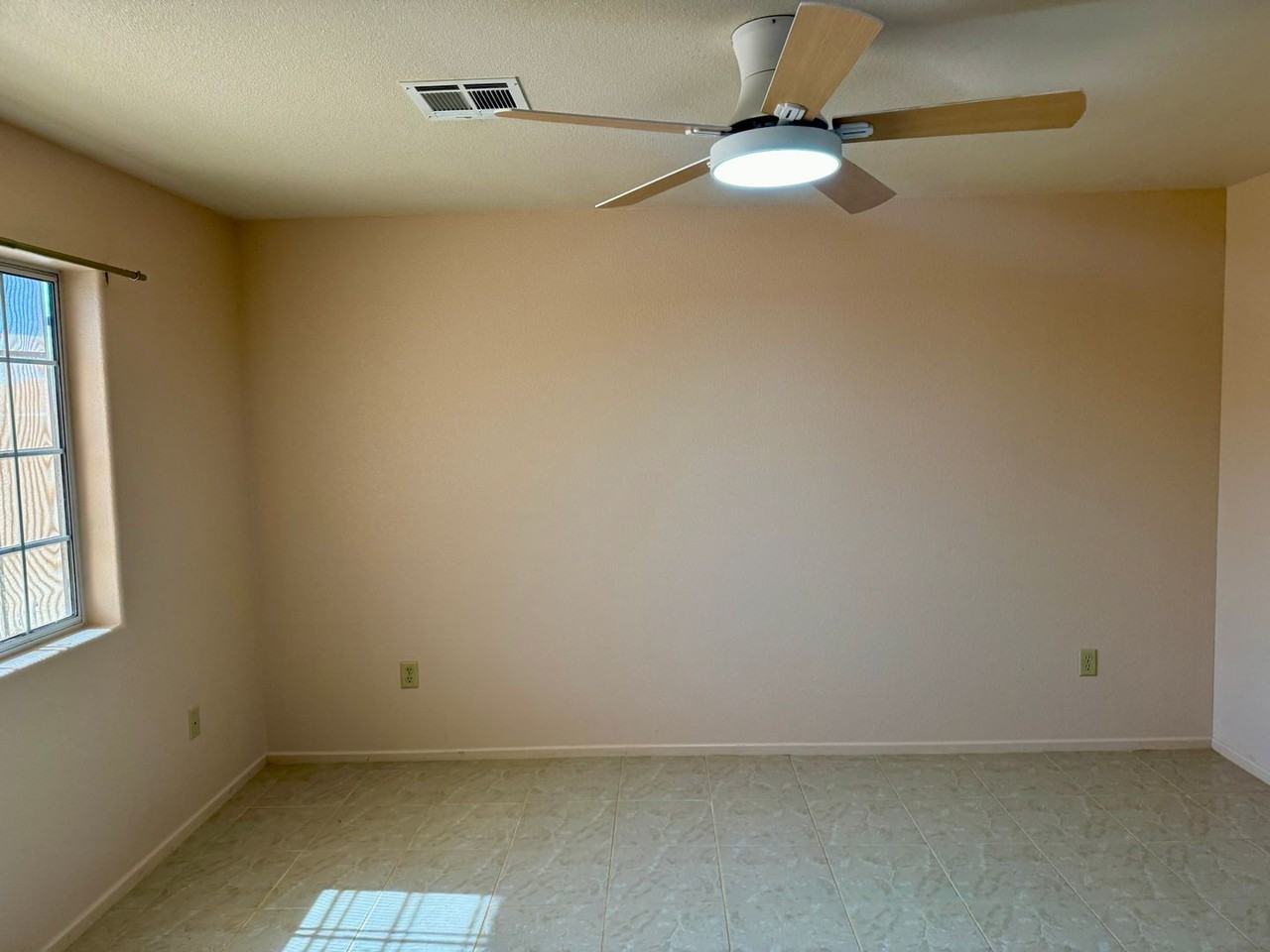 1501 N 9th Ave - Photo 6 of 12