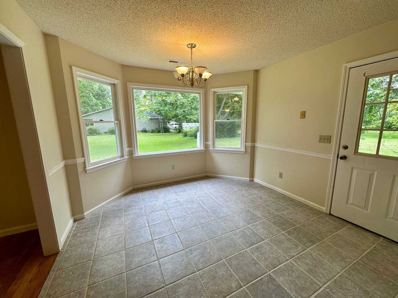 2031 Winterberry Rd - Photo 5 of 11