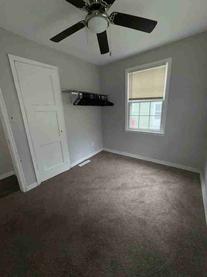 820 S Western Ave - Photo 2 of 18