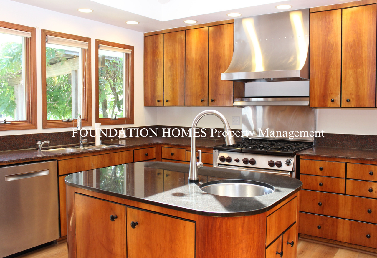 33 College Ct - Photo 6 of 31