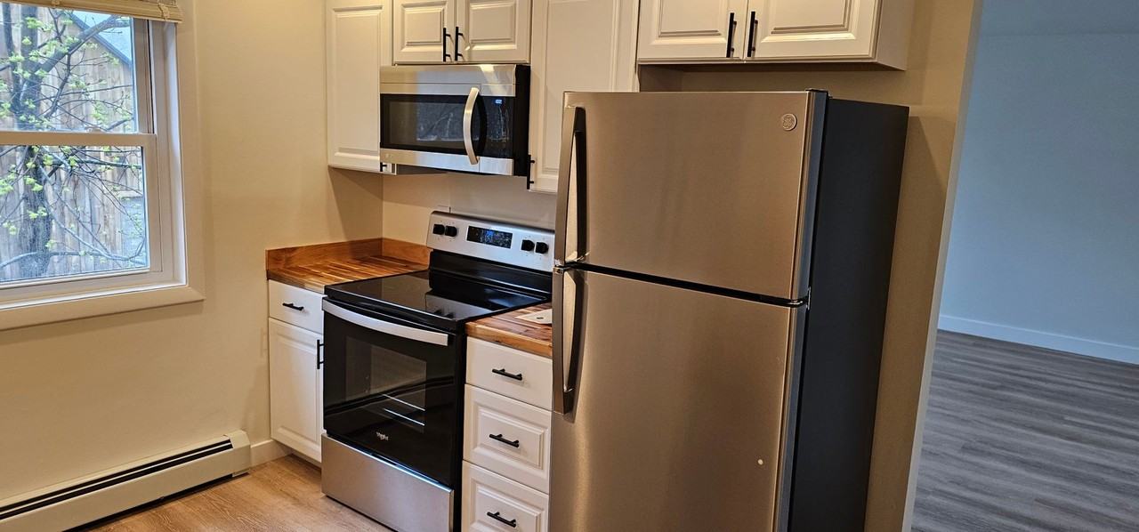 164 West Hill - Photo 2 of 47