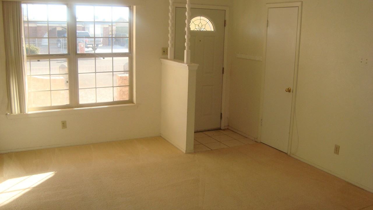 5717 5717 Corsicana - 1 - Photo 2 of 12