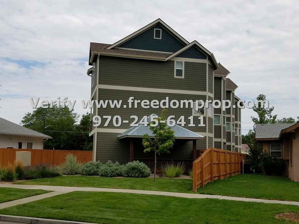 1024 Colorado Ave - Photo 2 of 11