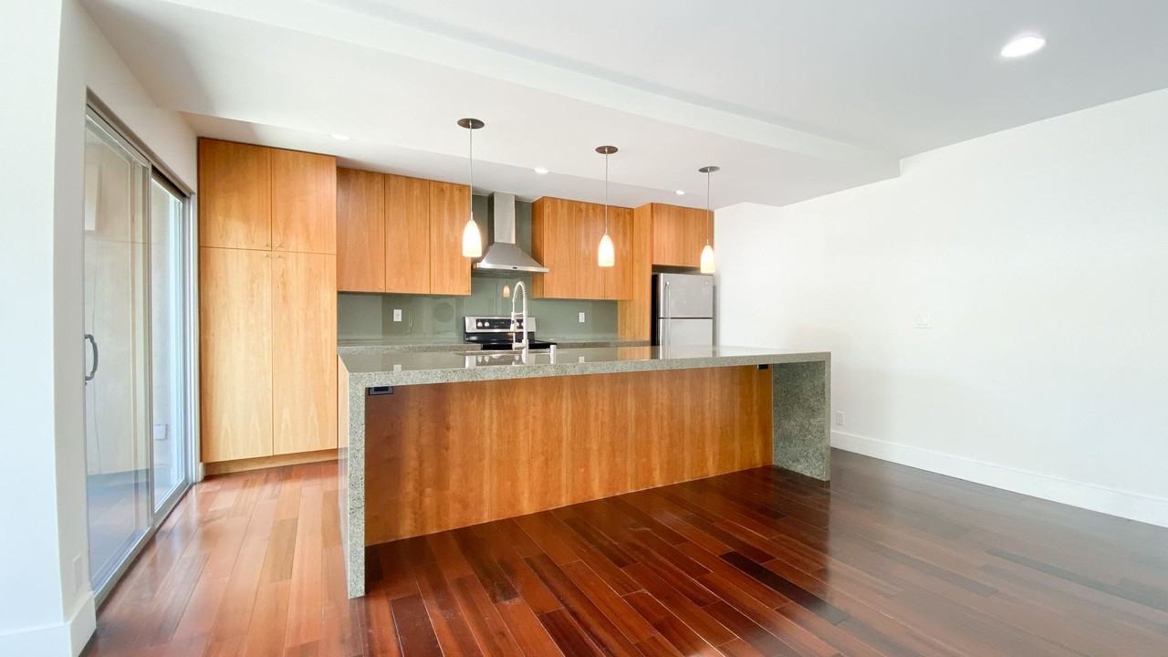 10683 Holman Ave - Photo 3 of 28