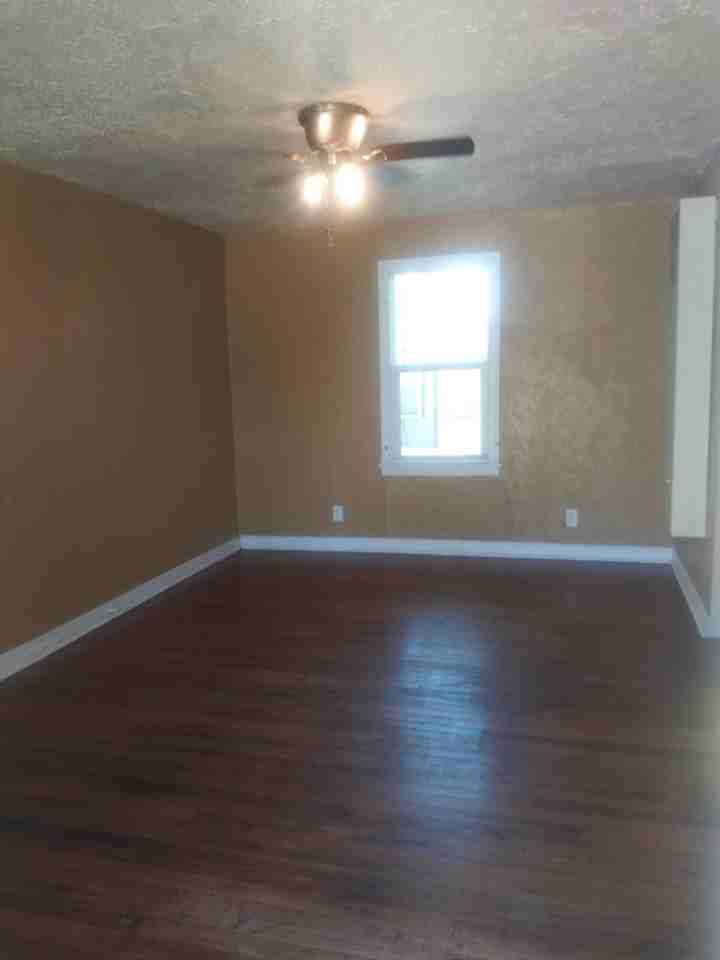 4205 S Tyler St Frnt - Photo 2 of 10