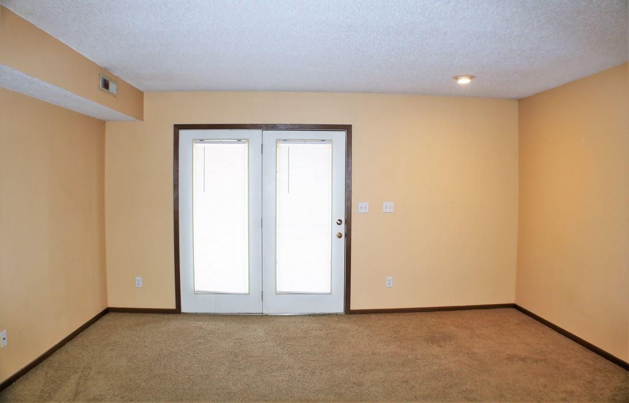 1040 Duchess Dr #07 - Photo 4 of 18