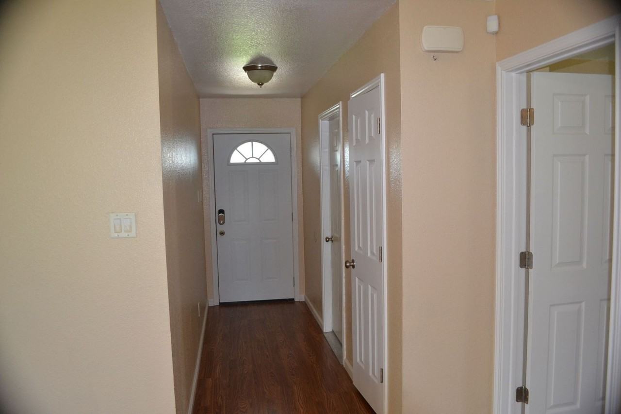 1121 Marlee Cir - Photo 2 of 17