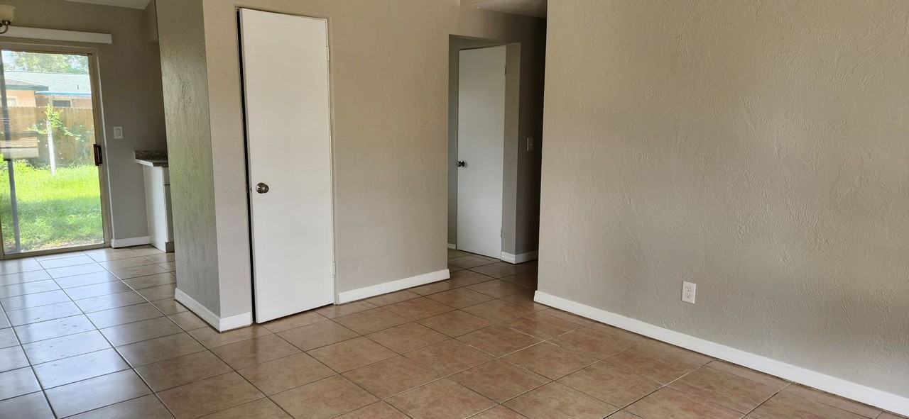 1053 Audrey Dr - Photo 2 of 14