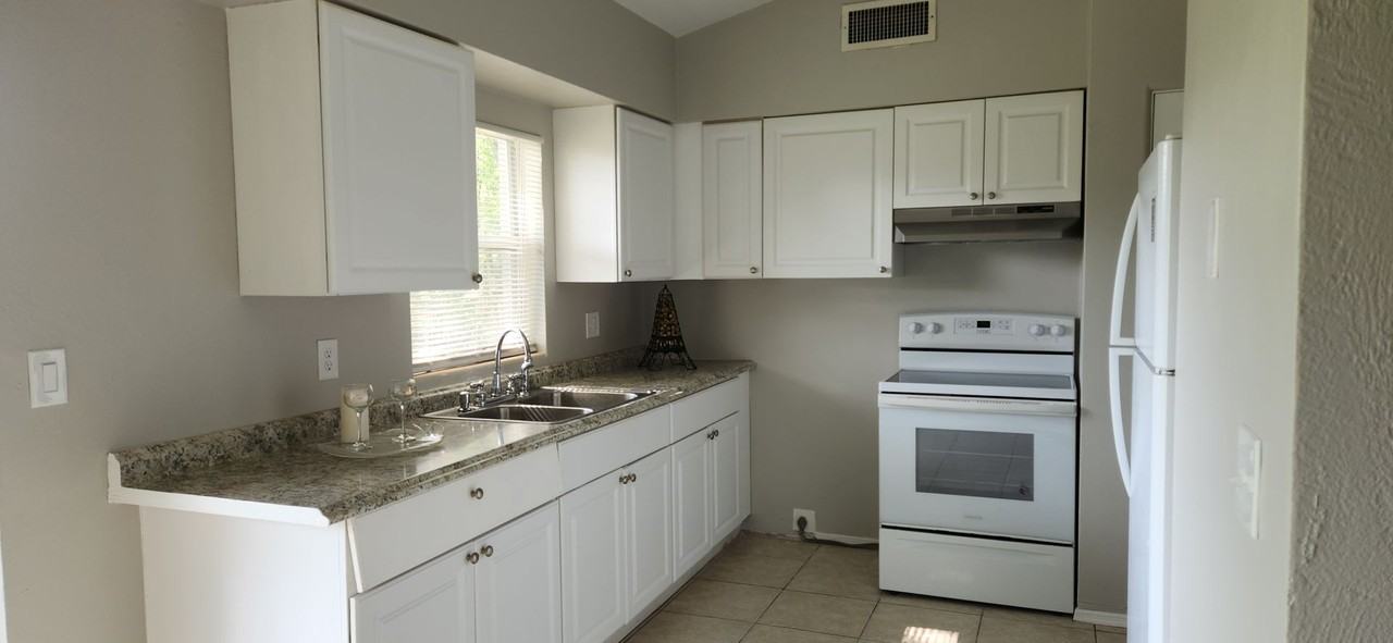 1053 Audrey Dr - Photo 3 of 14