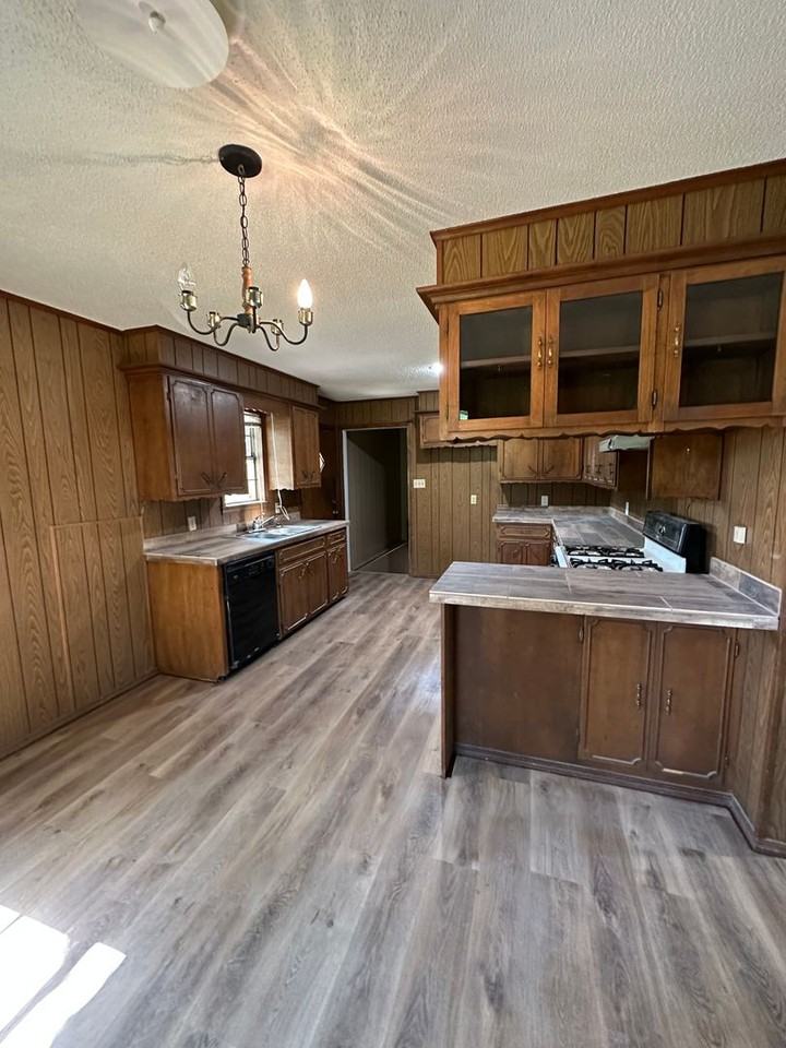 1515 Oak Grove Rd - Photo 3 of 15