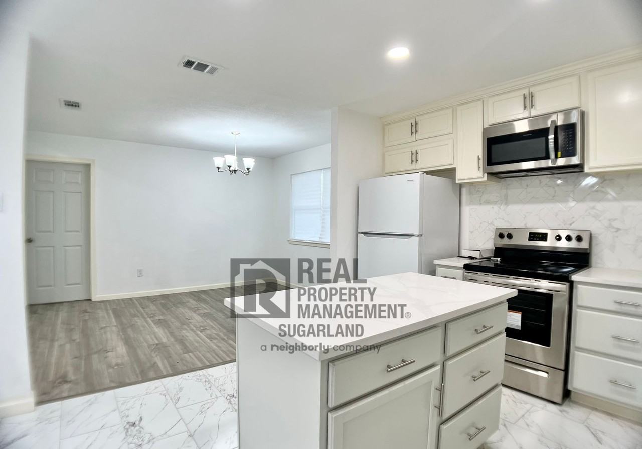 10527 Westedge Dr - Photo 5 of 25