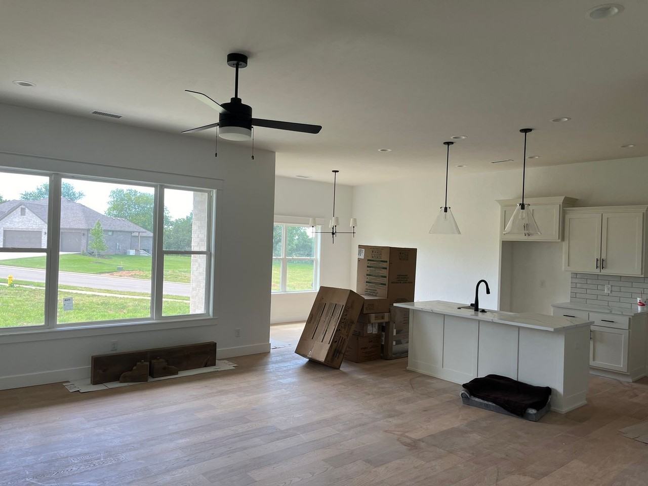 1281 W Sage Ct - Photo 4 of 17