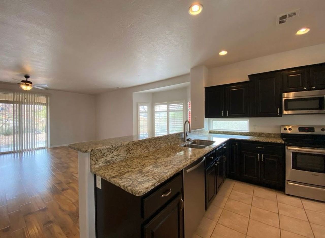 2428 N Expedition Dr - Photo 3 of 38