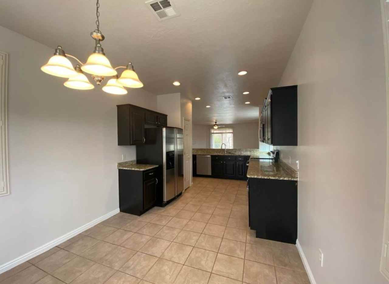 2428 N Expedition Dr - Photo 7 of 38
