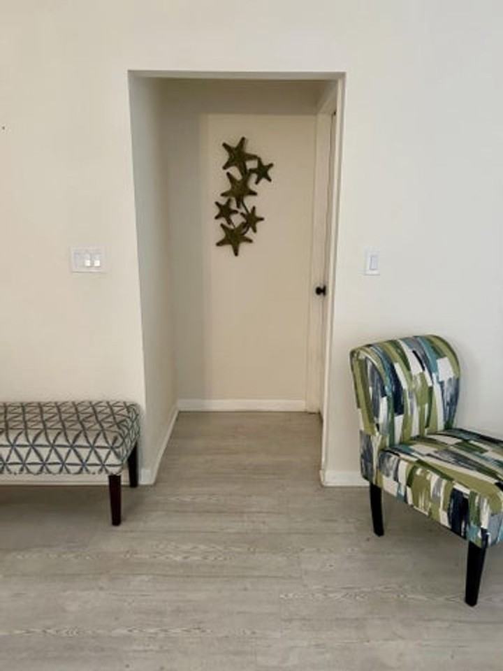 2153 Amesbury Cir - Photo 3 of 14