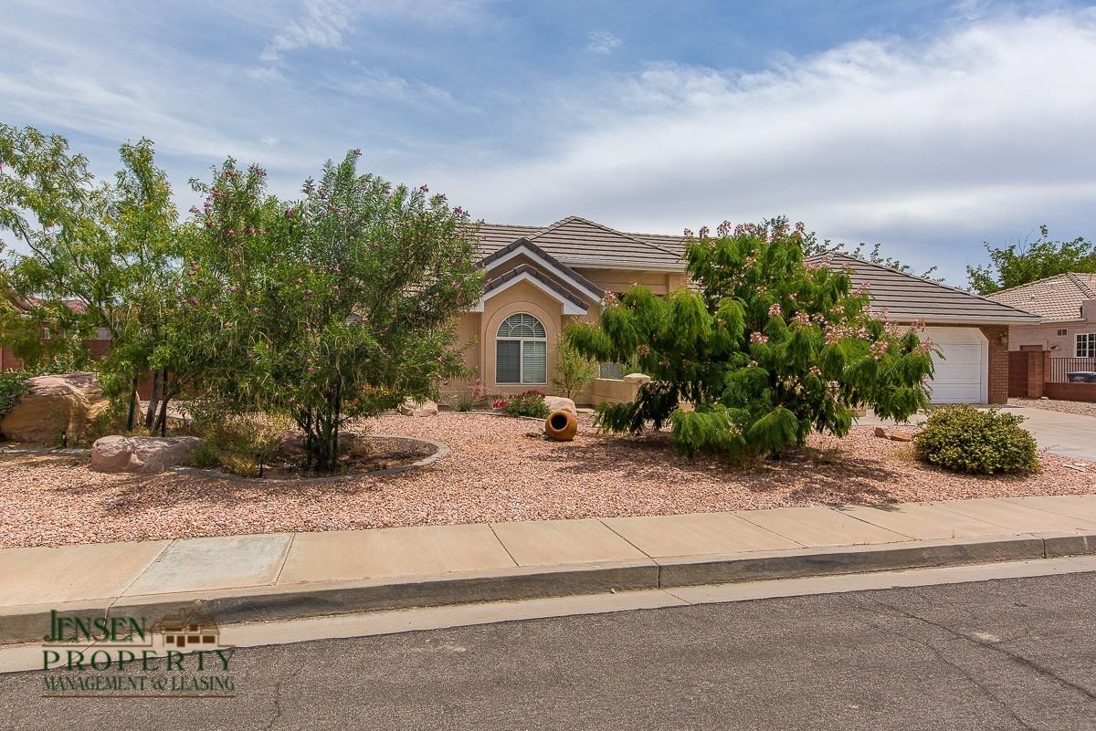 1746 N 2330 W - Photo 3 of 21