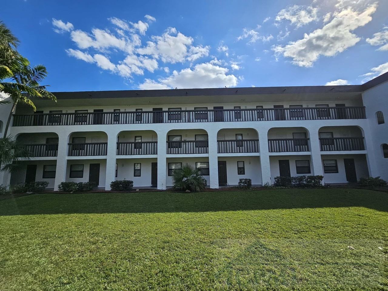 Riverside Manor/N'ice Apartments - Photo 2 of 12