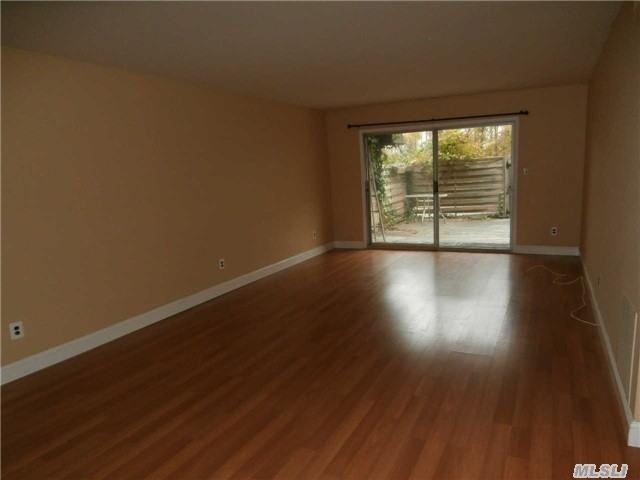 655 Middle Country Rd - Photo 3 of 16