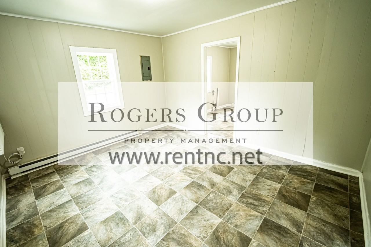 130 Mineral Springs St - Photo 3 of 7