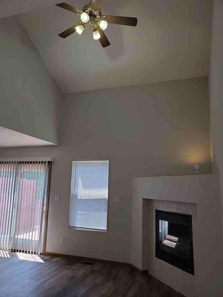 7319 Sw 23rd St - Photo 4 of 40