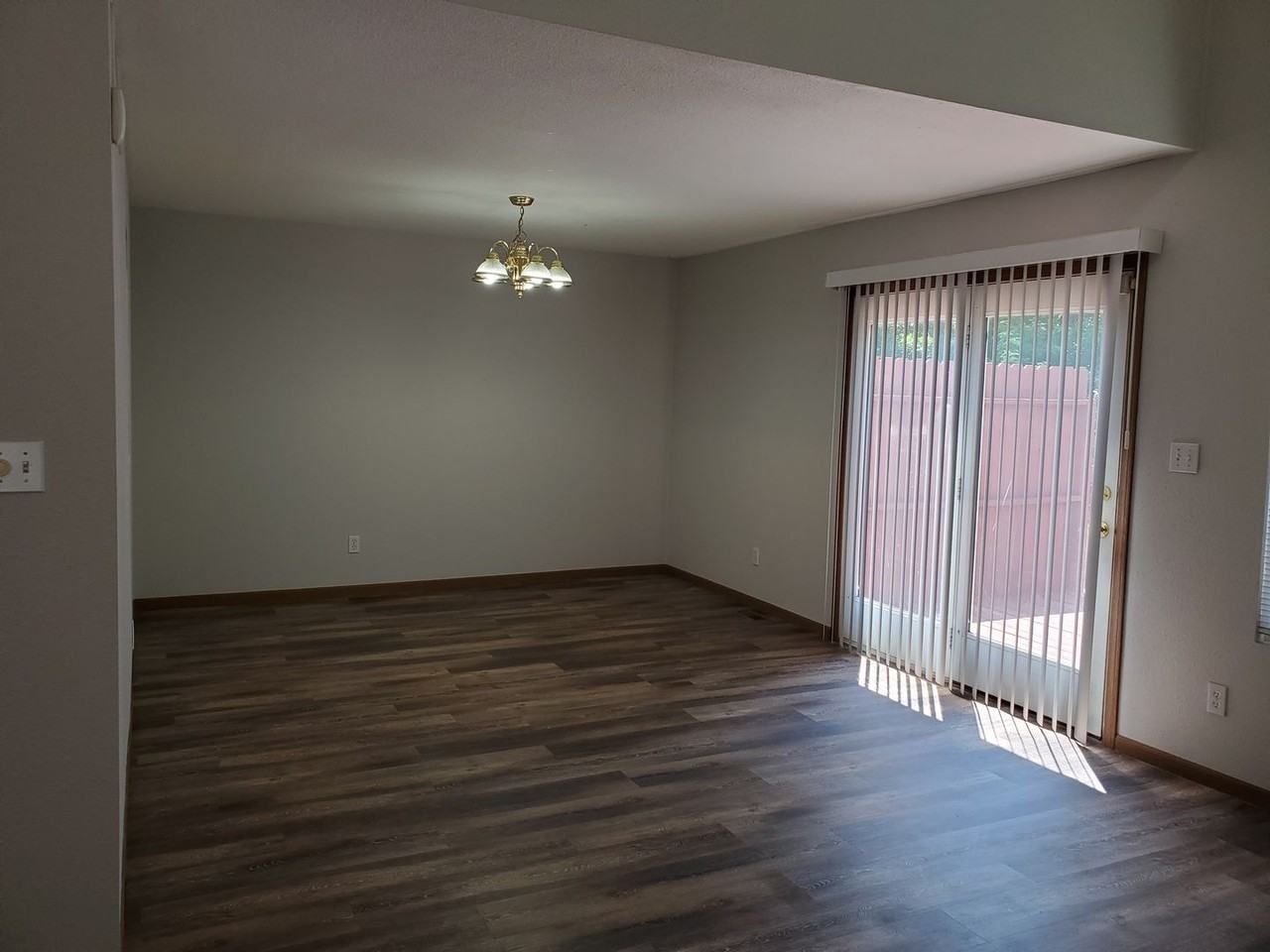 7319 Sw 23rd St - Photo 5 of 40