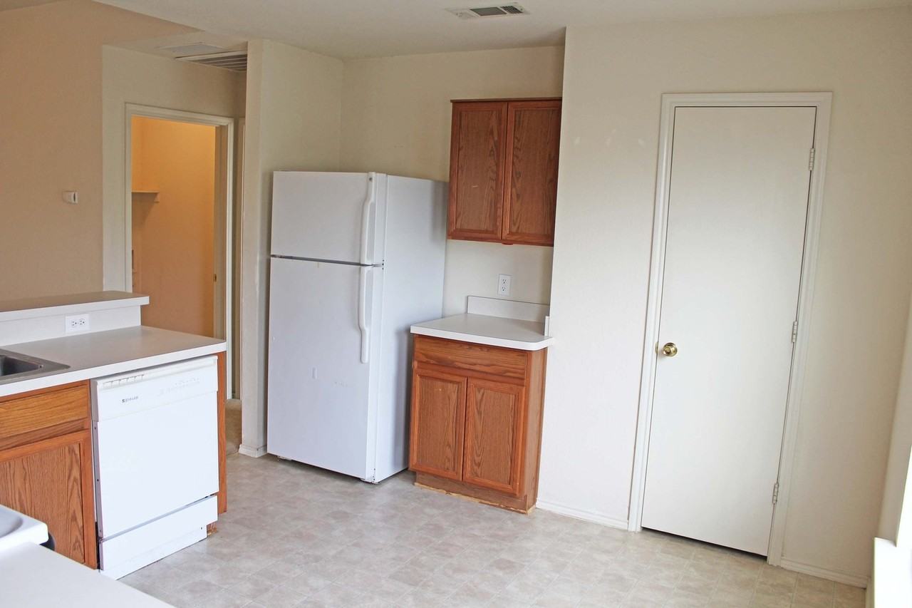 8621 Chisholm Trl - Photo 6 of 22