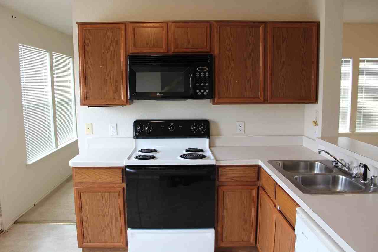 8621 Chisholm Trl - Photo 7 of 22