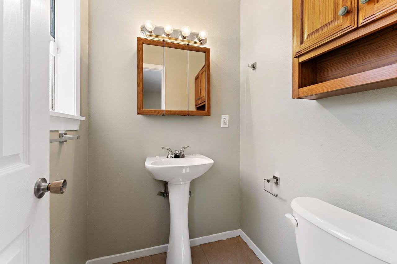 2910 Somerset Ave - Photo 5 of 10