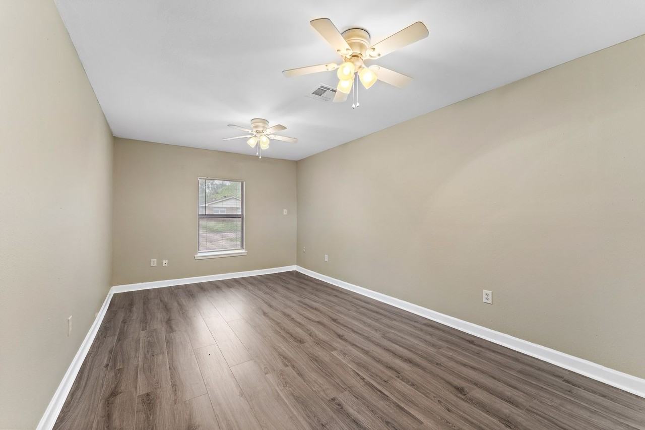 2910 Somerset Ave - Photo 7 of 10