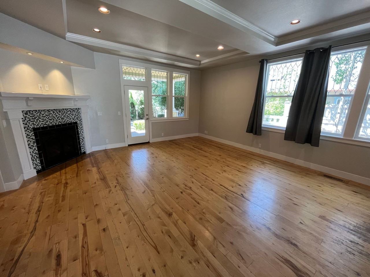 2473 Nw Sacagawea Ln - Photo 3 of 21