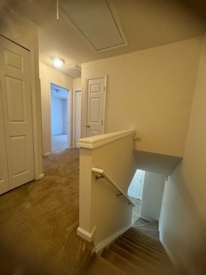 409 Walnut Woods Drive - Photo 6 of 10