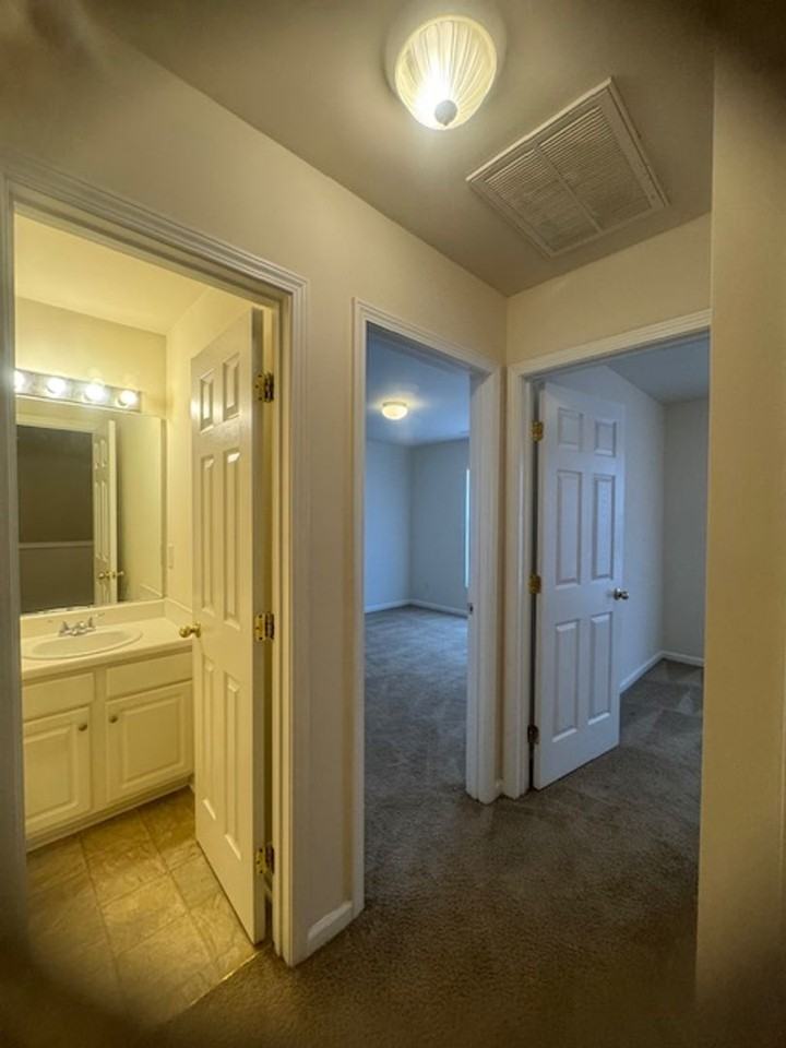 409 Walnut Woods Drive - Photo 7 of 10