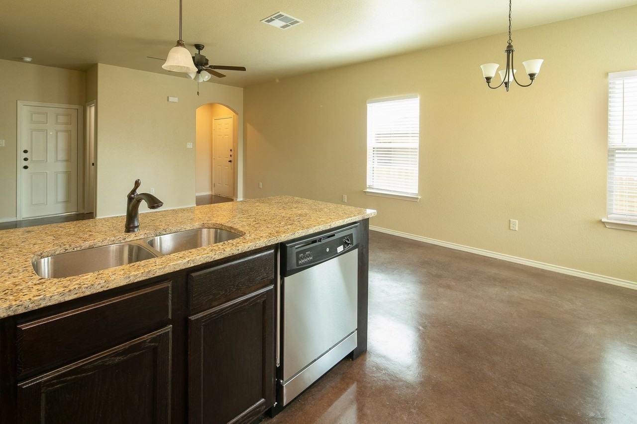 166 Samuel Dr - Photo 5 of 14